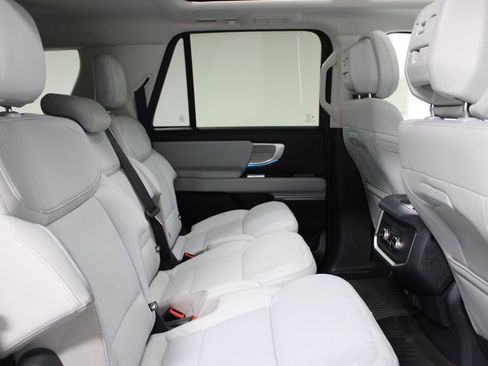 New 2026 Ford Expedition Max Platinum AWD/4WD image 32
