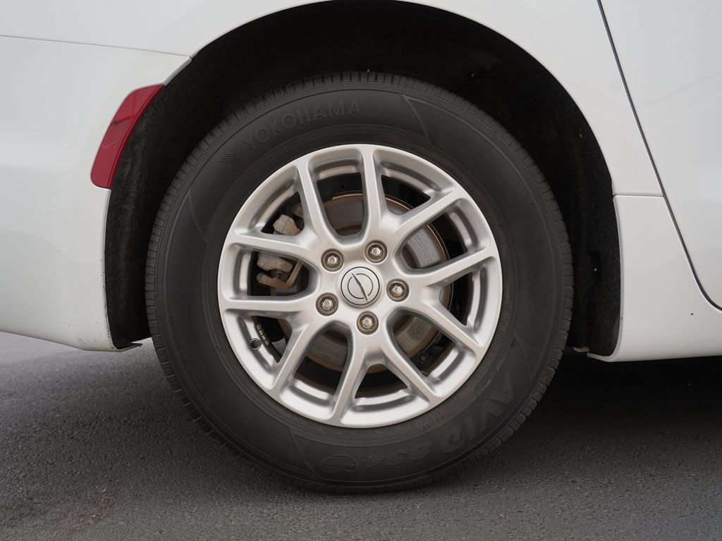 Used 2025 Chrysler Pacifica Select FWD image 31