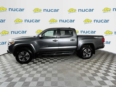 Used 2016 Toyota Tacoma TRD Sport w/ Premium & Technology Package AWD/4WD image 4