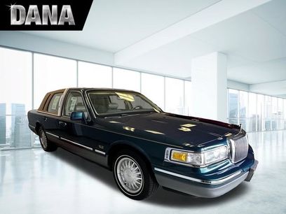 Used 1997 Lincoln Town Car Signature