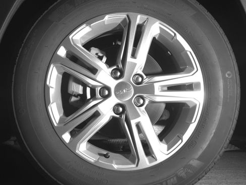 Used 2024 GMC Terrain SLE image 17