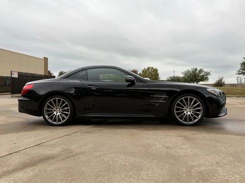 Used 2017 Mercedes-Benz SL 550 image 9