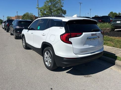 Used 2021 GMC Terrain SLE w/ Driver Convenience Package FWD image 4