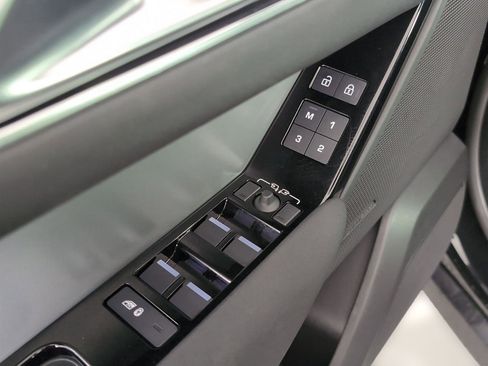 Certified 2025 Land Rover Range Rover Velar S image 21