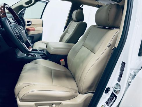 Used 2020 Toyota Sequoia Platinum image 32
