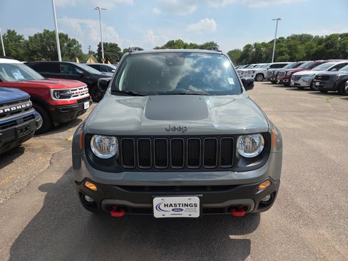Used 2022 Jeep Renegade Trailhawk AWD/4WD image 10