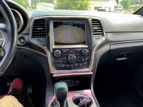 Used 2016 Jeep Grand Cherokee Limited AWD/4WD image 15