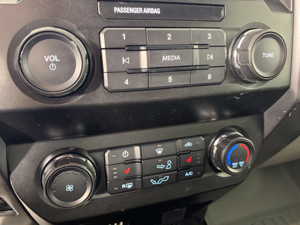 Used 2019 Ford F150 XLT w/ Equipment Group 302A Luxury AWD/4WD image 16