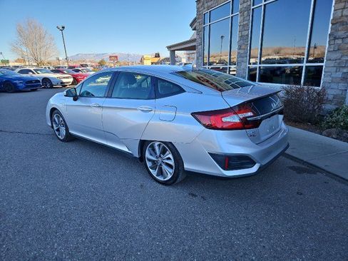 Used 2018 Honda Clarity Plug-In Hybrid image 3