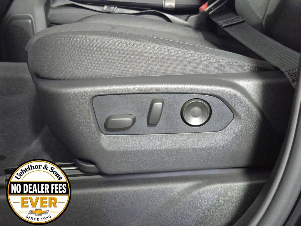 New 2026 Chevrolet Silverado 2500 Custom w/ Custom Value Package AWD/4WD image 16