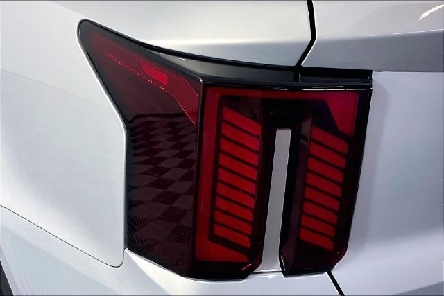 Certified 2026 Kia Sorento SX Prestige AWD/4WD image 21