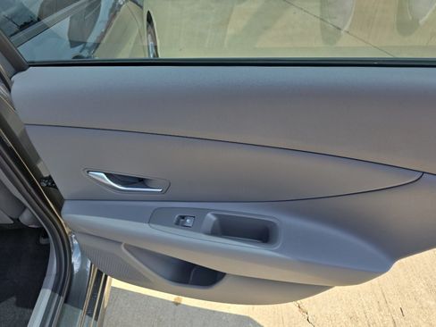 Used 2024 Hyundai Elantra SEL FWD image 16