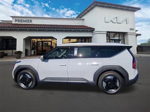 New 2026 Kia EV9 Wind image 5