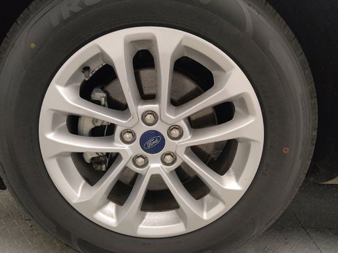 Used 2020 Ford Escape SE image 31