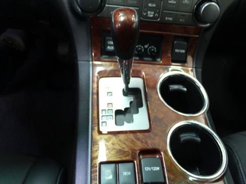 Used 2011 Toyota Highlander Limited w/ Tow Pkg AWD/4WD image 18