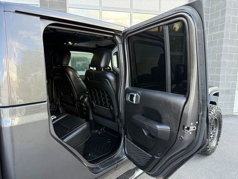 Used 2020 Jeep Gladiator Mojave w/ Dual Top Group AWD/4WD image 27