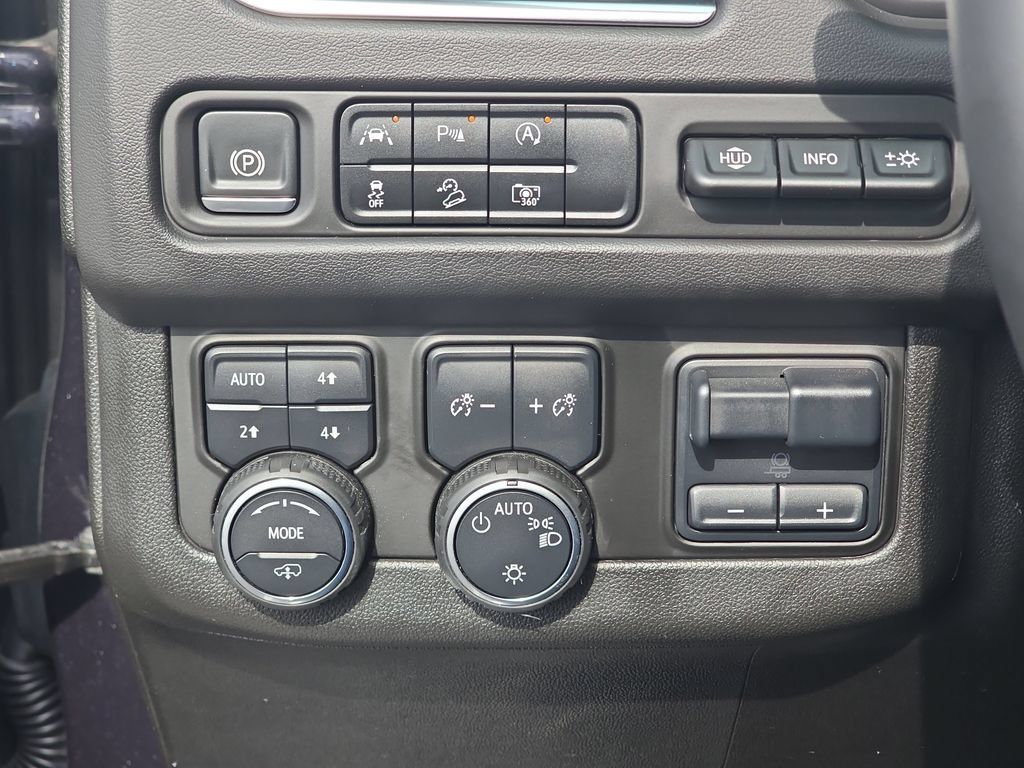 Used 2024 Chevrolet Tahoe High Country AWD/4WD image 30