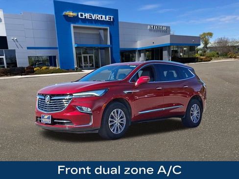 Used 2024 Buick Enclave Premium image 4