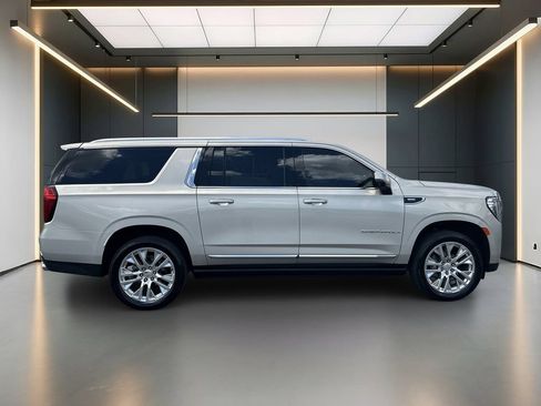 Used 2021 GMC Yukon XL Denali w/ Denali Ultimate Package RWD image 7