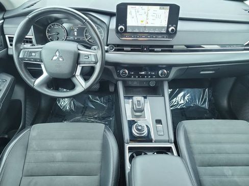 Used 2024 Mitsubishi Outlander SE FWD image 18