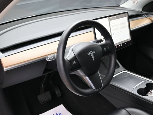 Used 2023 Tesla Model Y Long Range AWD/4WD image 17
