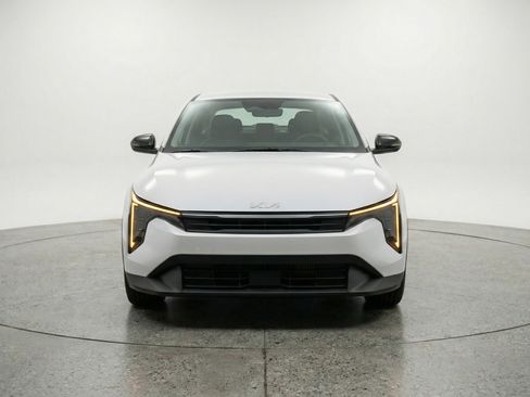 Used 2025 Kia K4 FWD image 2