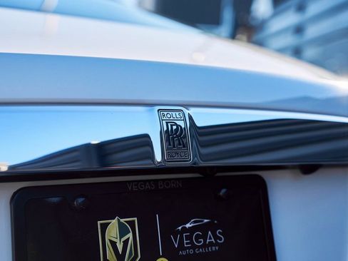 Used 2020 Rolls-Royce Wraith RWD image 14