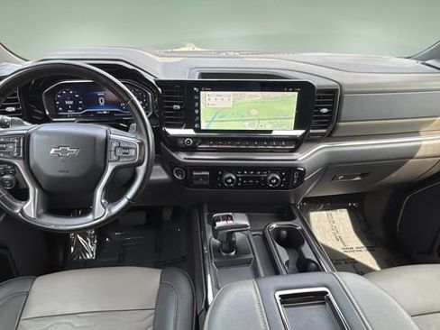 Used 2022 Chevrolet Silverado 1500 ZR2 w/ Technology Package image 16