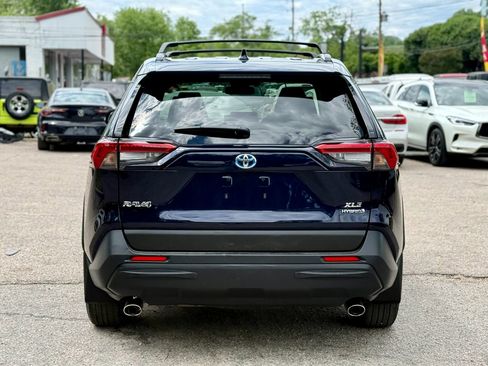 Used 2022 Toyota RAV4 XLE w/ Convenience Package image 6