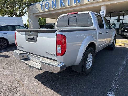 Used 2018 Nissan Frontier SV AWD/4WD image 5