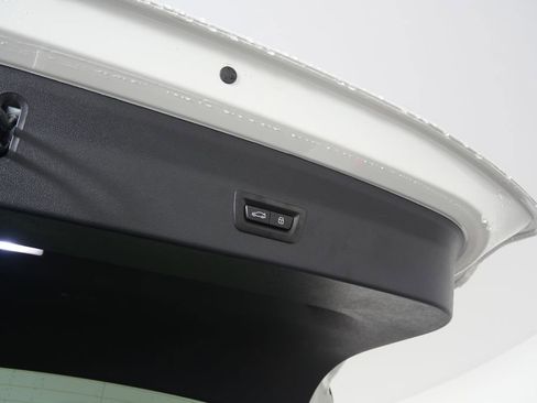 Certified 2025 BMW X4 M40i image 18