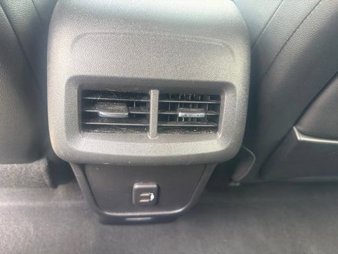 Used 2023 GMC Terrain SLT FWD image 15