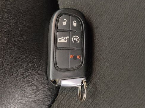 Used 2020 Jeep Cherokee Latitude Plus FWD image 32