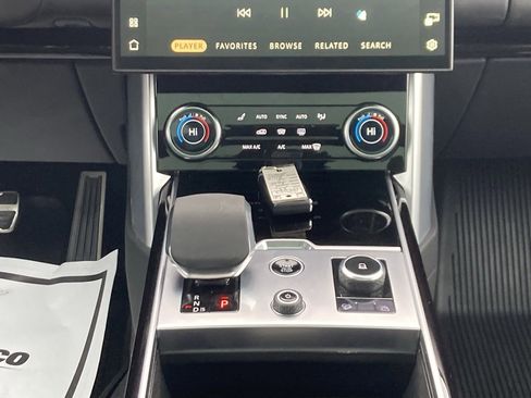 Used 2023 Land Rover Range Rover SE image 18