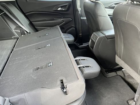 Used 2025 Chevrolet Trax LT FWD image 21