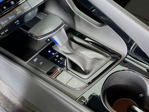 Certified 2025 Hyundai Elantra SEL image 16