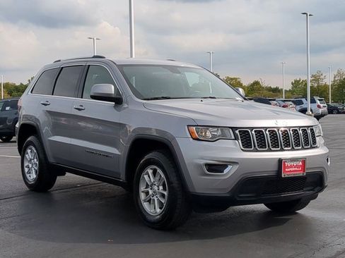 Used 2018 Jeep Grand Cherokee Laredo image 5