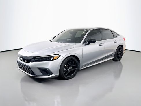 Used 2023 Honda Civic Sport image 4