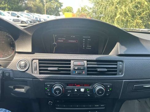 Used 2011 BMW M3 Convertible RWD image 15