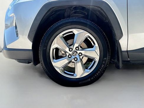 Used 2020 Toyota RAV4 Limited AWD/4WD image 41