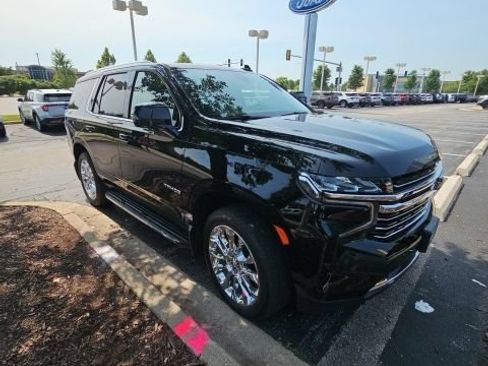 Used 2022 Chevrolet Tahoe LT w/ LT Signature Package AWD/4WD image 2