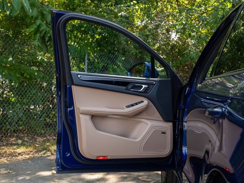 New 2026 Porsche Macan image 20