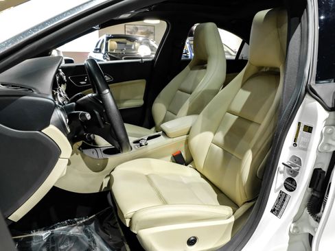 Used 2019 Mercedes-Benz CLA 250 image 37