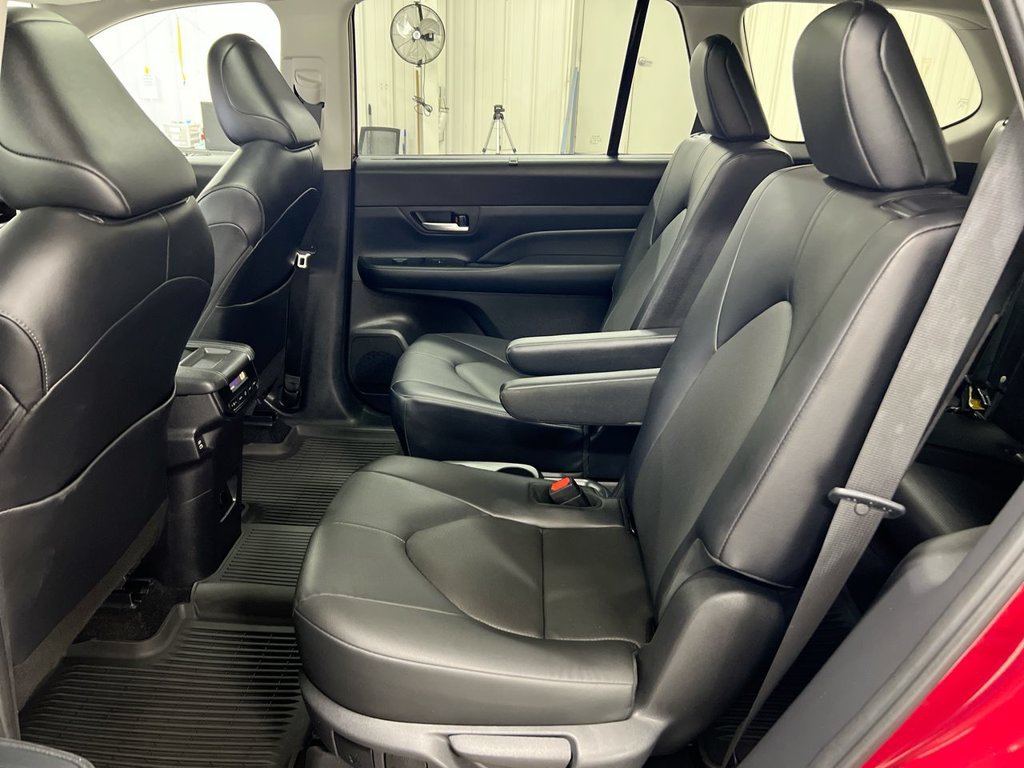 Used 2024 Toyota Grand Highlander FWD image 23