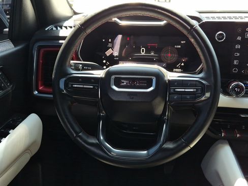 Used 2023 GMC Canyon AT4X w/ Edition 1 AWD/4WD image 17