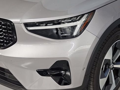 Certified 2026 Volvo XC40 B5 Plus AWD/4WD image 12