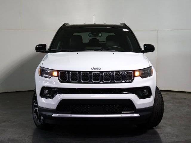 Used 2023 Jeep Compass Limited AWD/4WD image 9