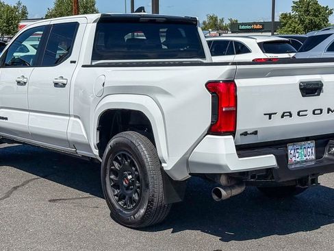 Used 2024 Toyota Tacoma SR5 AWD/4WD image 8