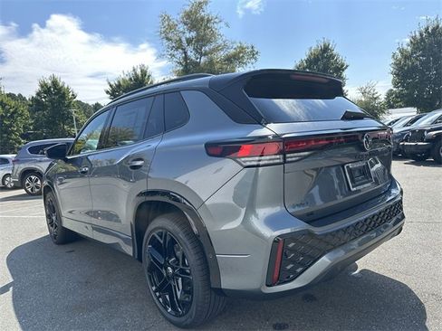 New 2025 Volkswagen Tiguan SE R-Line image 3