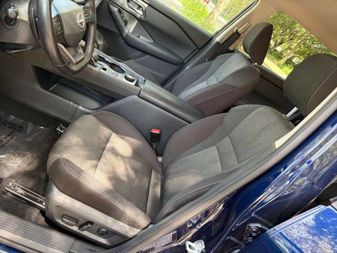 Used 2025 Nissan Rogue SV AWD/4WD image 37